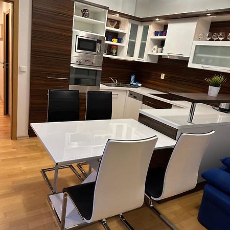 Komarov Apartments Spacilova Nearly Center מראה חיצוני תמונה
