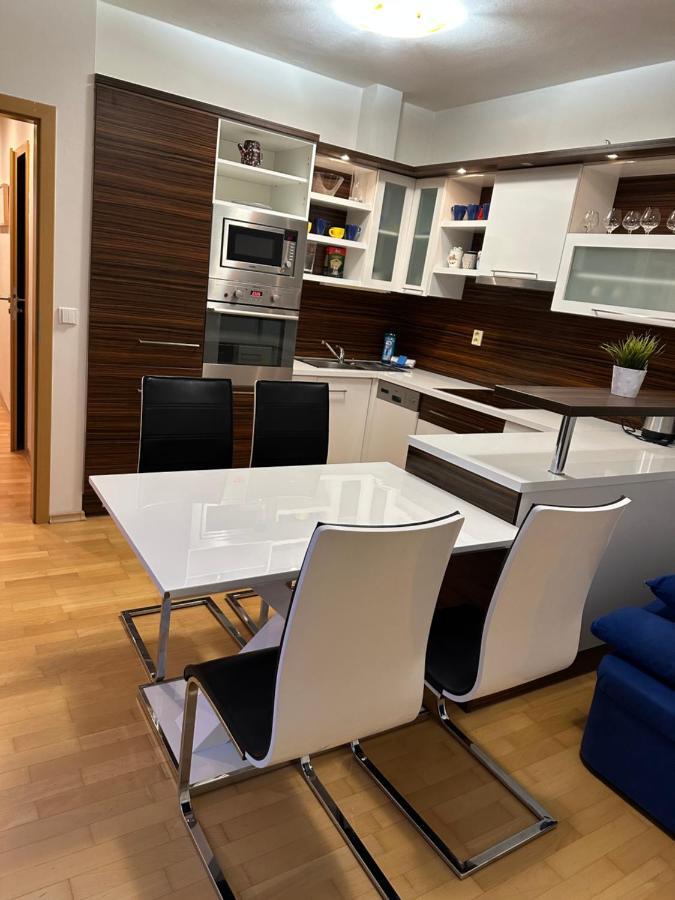 Komarov Apartments Spacilova Nearly Center מראה חיצוני תמונה